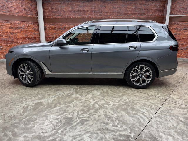 Used 2026 BMW X7 xDrive40i AWD/4WD image 2