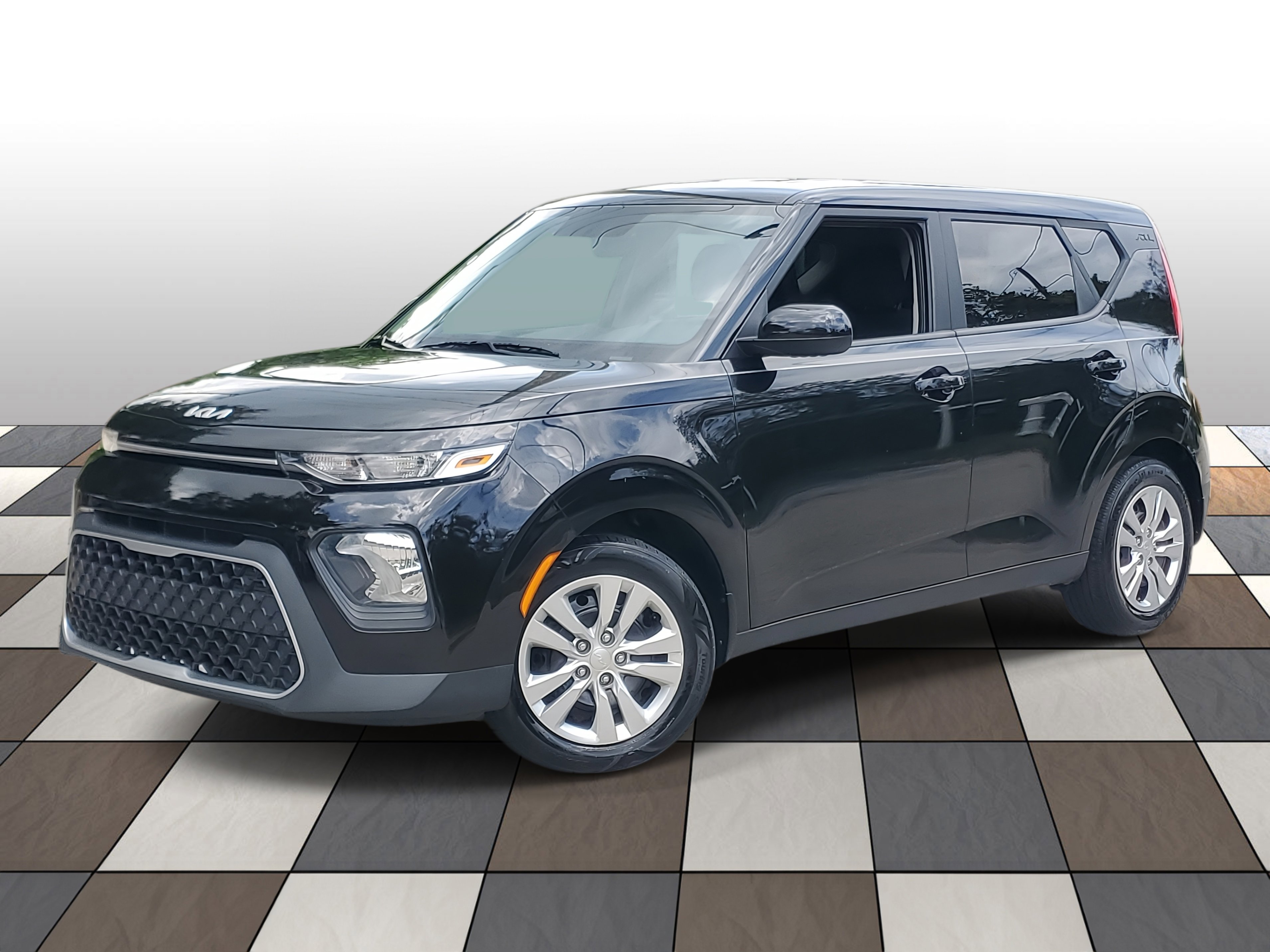Used 2022 Kia Soul LX FWD image 1