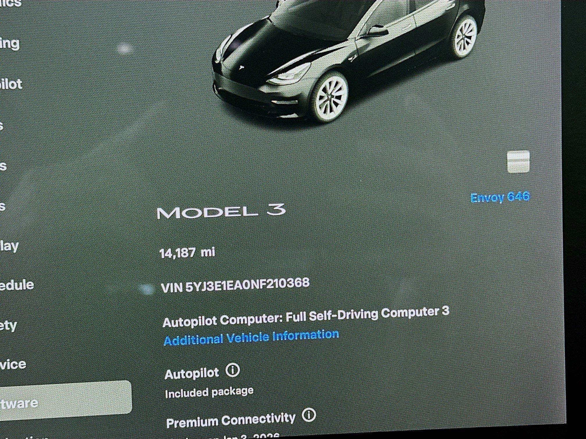 Used 2022 Tesla Model 3 Standard Range image 18