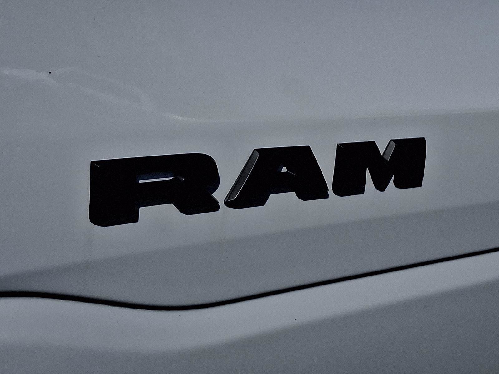 New 2026 RAM 1500 Express AWD/4WD image 18