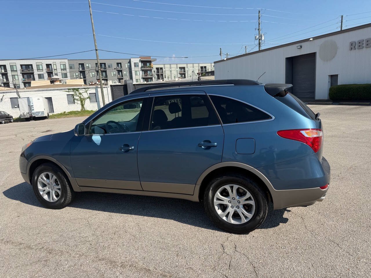 Used 2012 Hyundai Veracruz GLS FWD image 2
