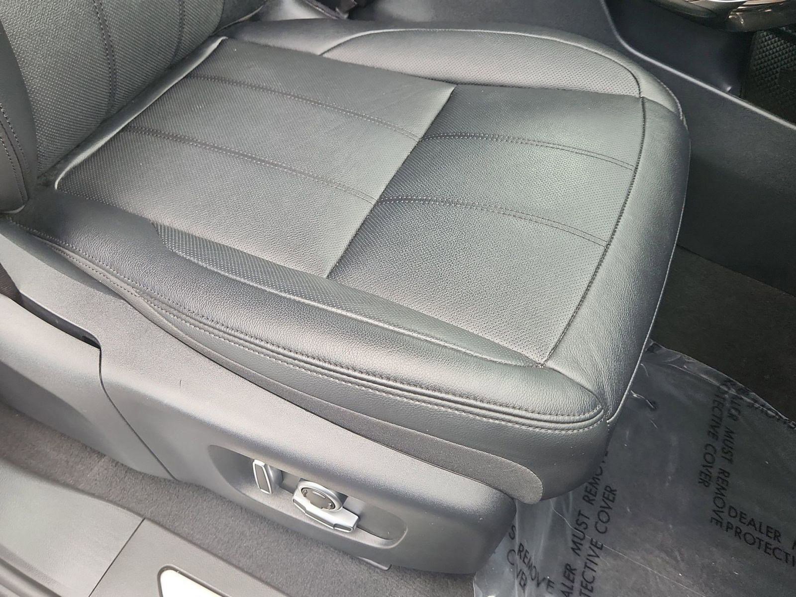 Used 2022 Land Rover Range Rover Evoque R-Dynamic SE image 23