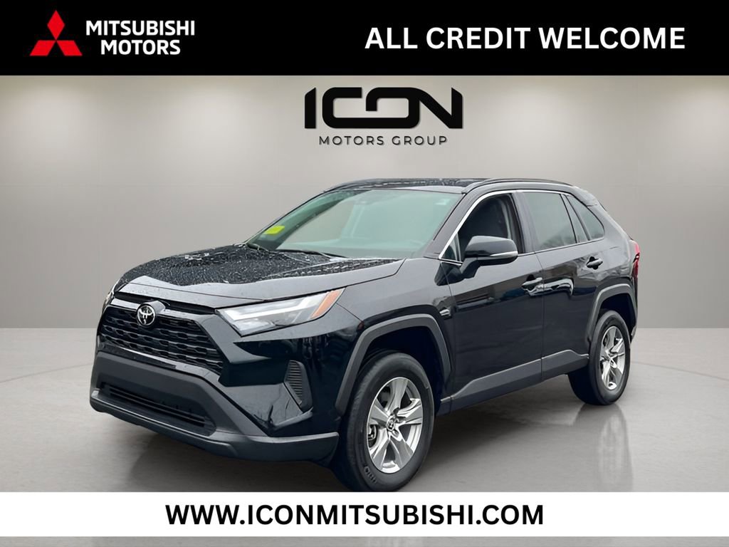 Used 2025 Toyota RAV4 XLE AWD/4WD image 1