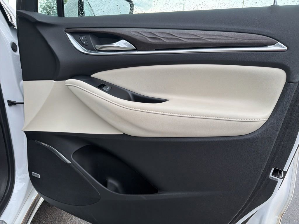 Used 2023 Buick Enclave Avenir w/ Avenir Technology Package FWD image 32