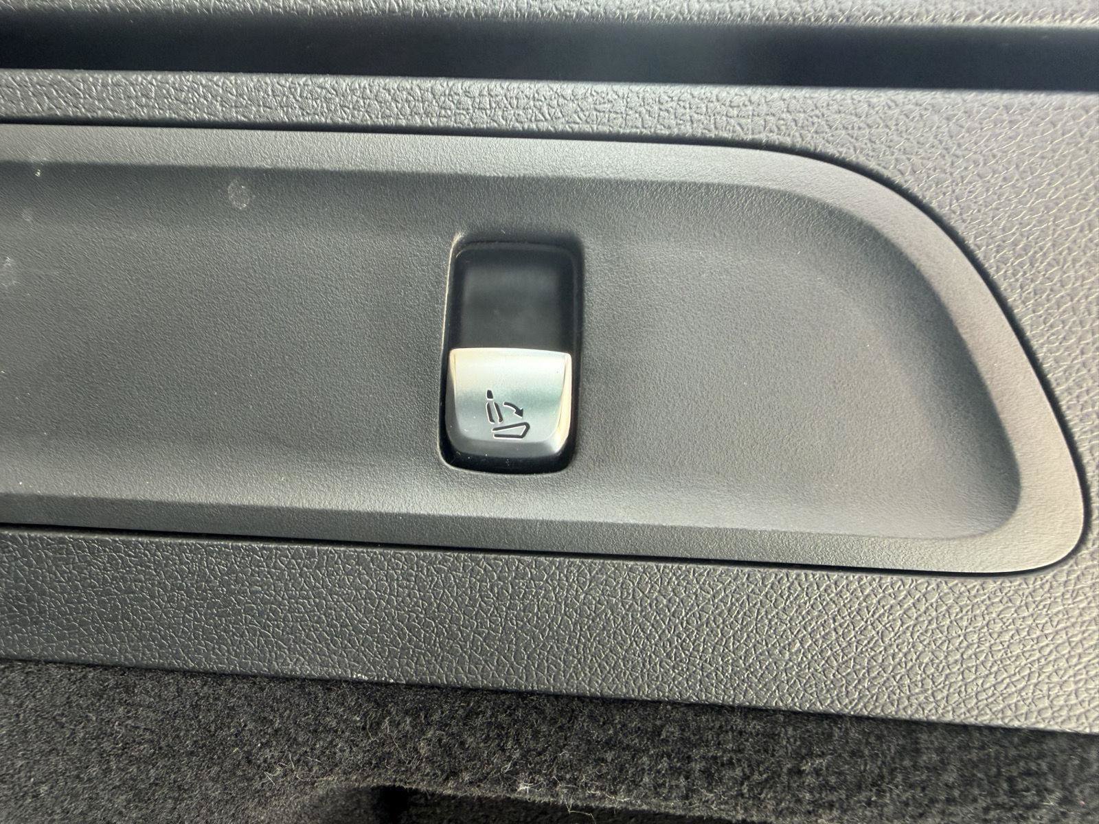 Used 2019 Mercedes-Benz GLC 300 image 25