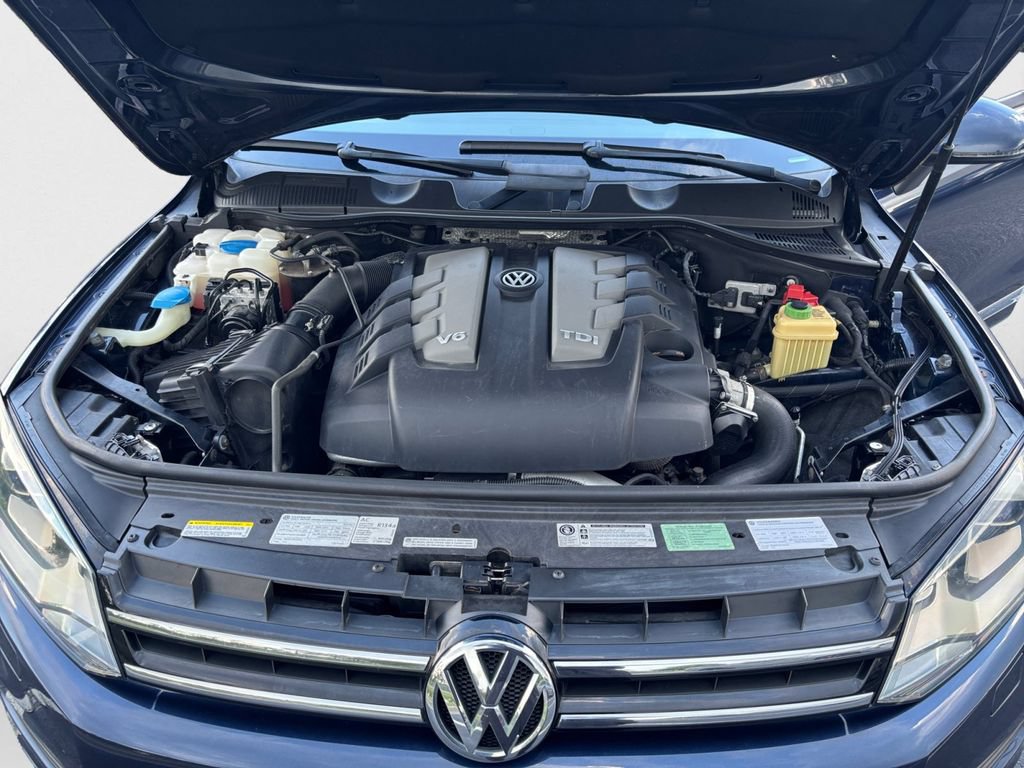Used 2013 Volkswagen Touareg TDI AWD/4WD image 15