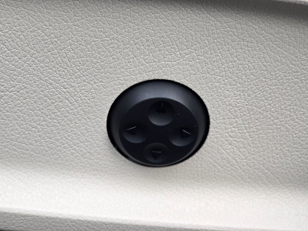 New 2026 Mercedes-Benz GLB 250 4MATIC image 37