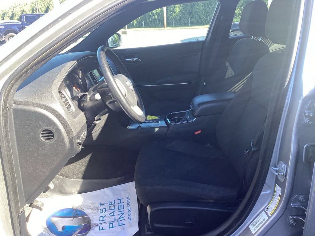 Used 2014 Dodge Charger SE RWD image 7