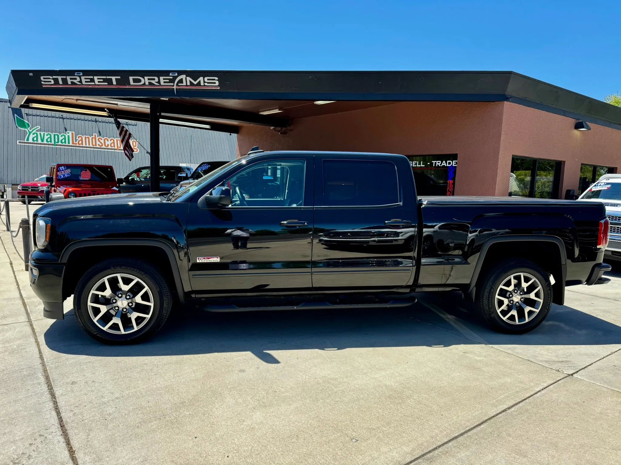 Used 2017 GMC Sierra 1500 SLT AWD/4WD image 1