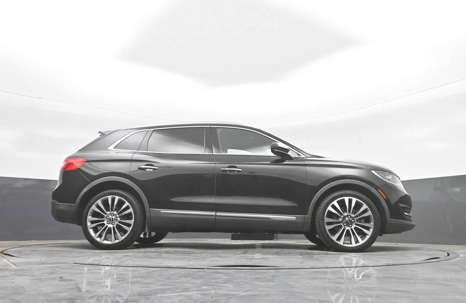 Used 2016 Lincoln MKX Reserve w/ Driver Assistance Package AWD/4WD image 36