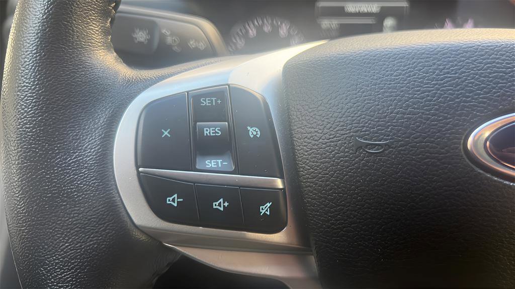 Used 2022 Ford Explorer XLT image 27