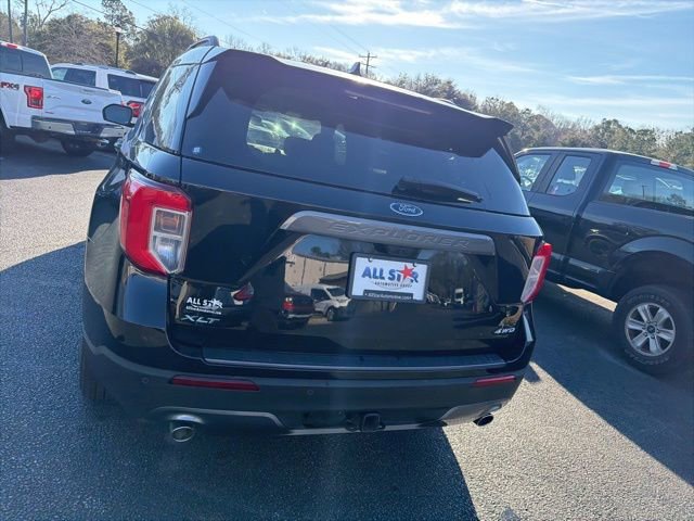 Used 2023 Ford Explorer XLT w/ Equipment Group 202A image 7