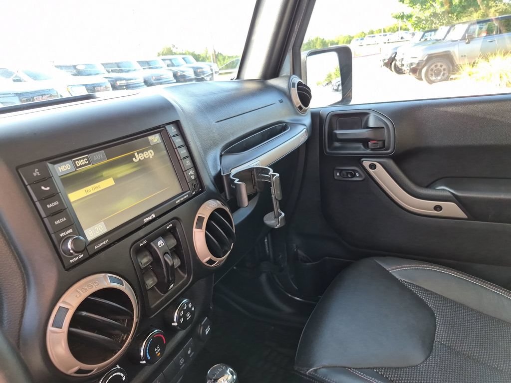 Used 2016 Jeep Wrangler Unlimited Sahara AWD/4WD image 28