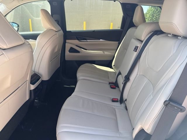 Used 2023 INFINITI QX60 Sensory w/ Vision Package AWD/4WD image 7