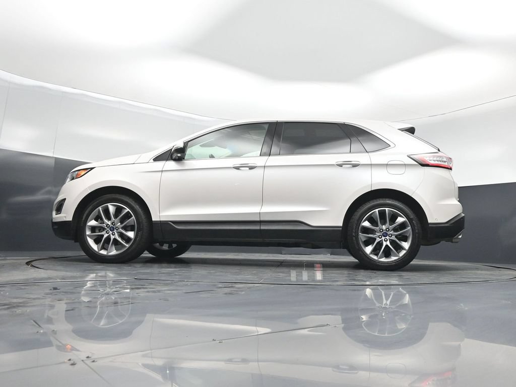 Used 2018 Ford Edge Titanium w/ Equipment Group 302A AWD/4WD image 7