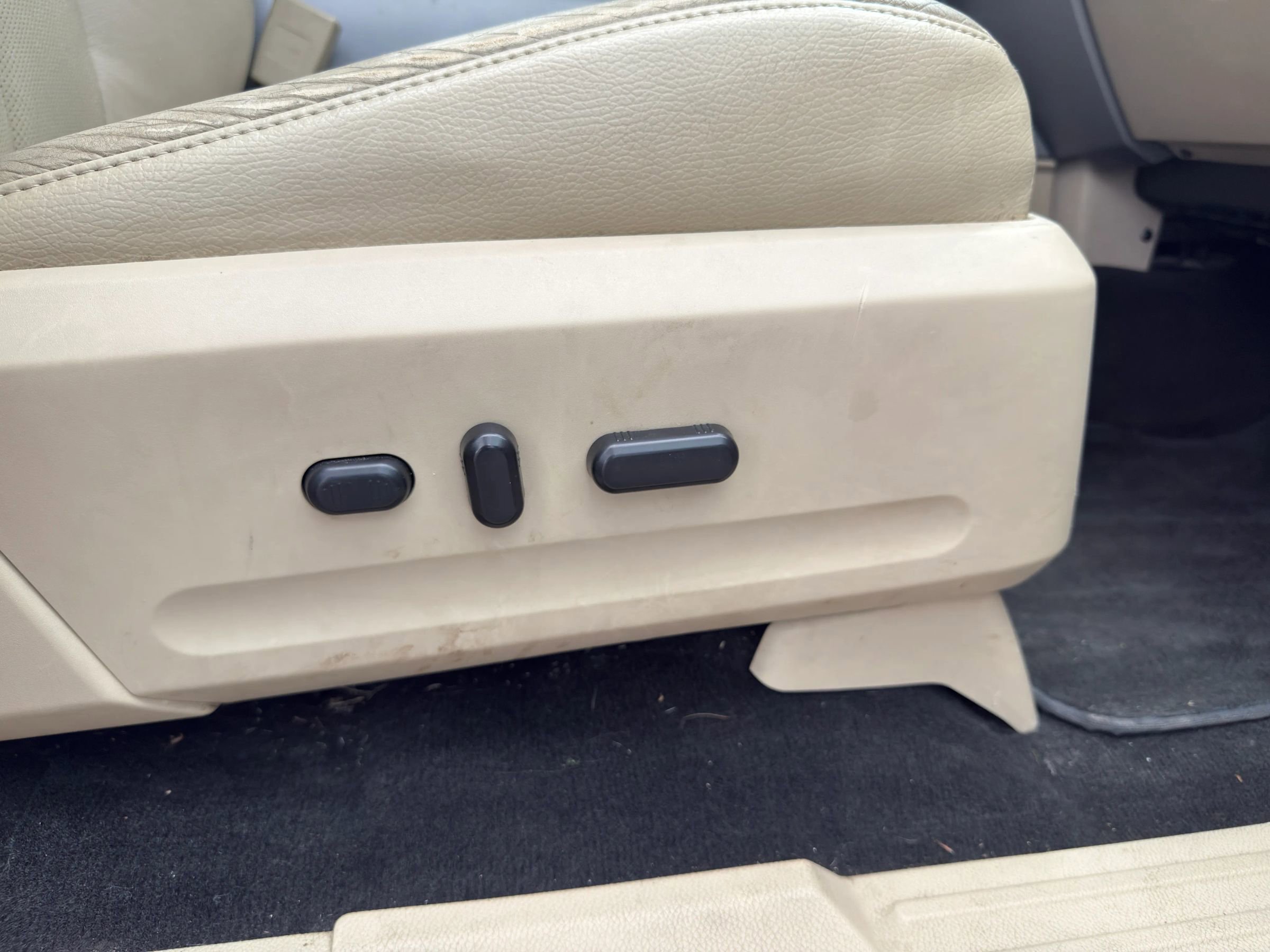 Used 2017 Ford Expedition EL XLT w/ Equipment Group 202A AWD/4WD image 26