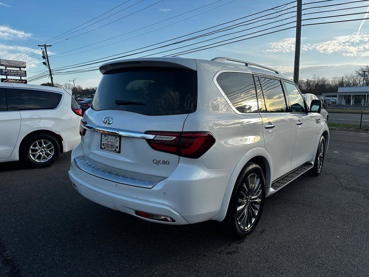 Used 2018 INFINITI QX80 4WD w/ Driver Assistance Package image 5