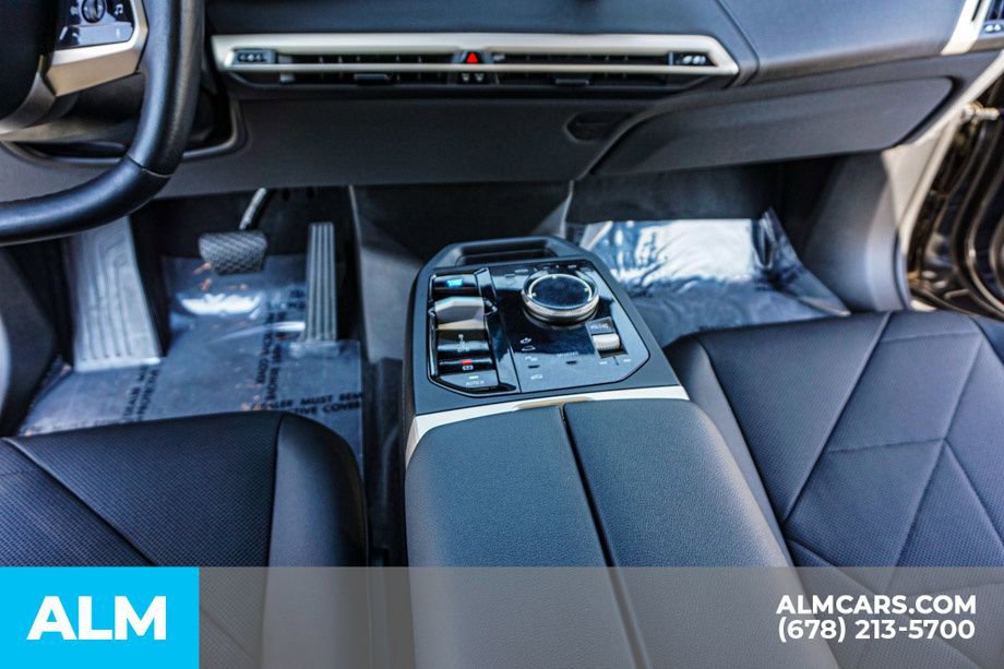 Used 2022 BMW iX xDrive50 w/ Dynamic Handling Package image 42