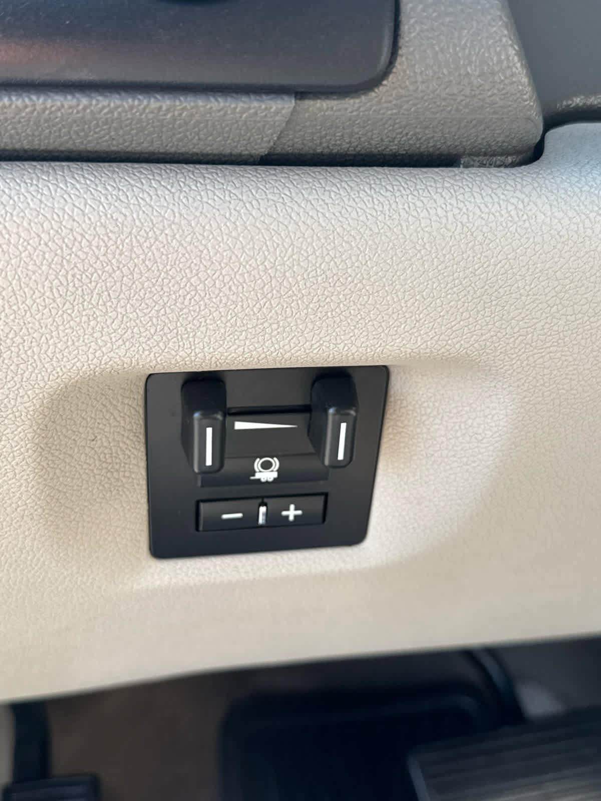 Used 2013 Chevrolet Tahoe LTZ image 22