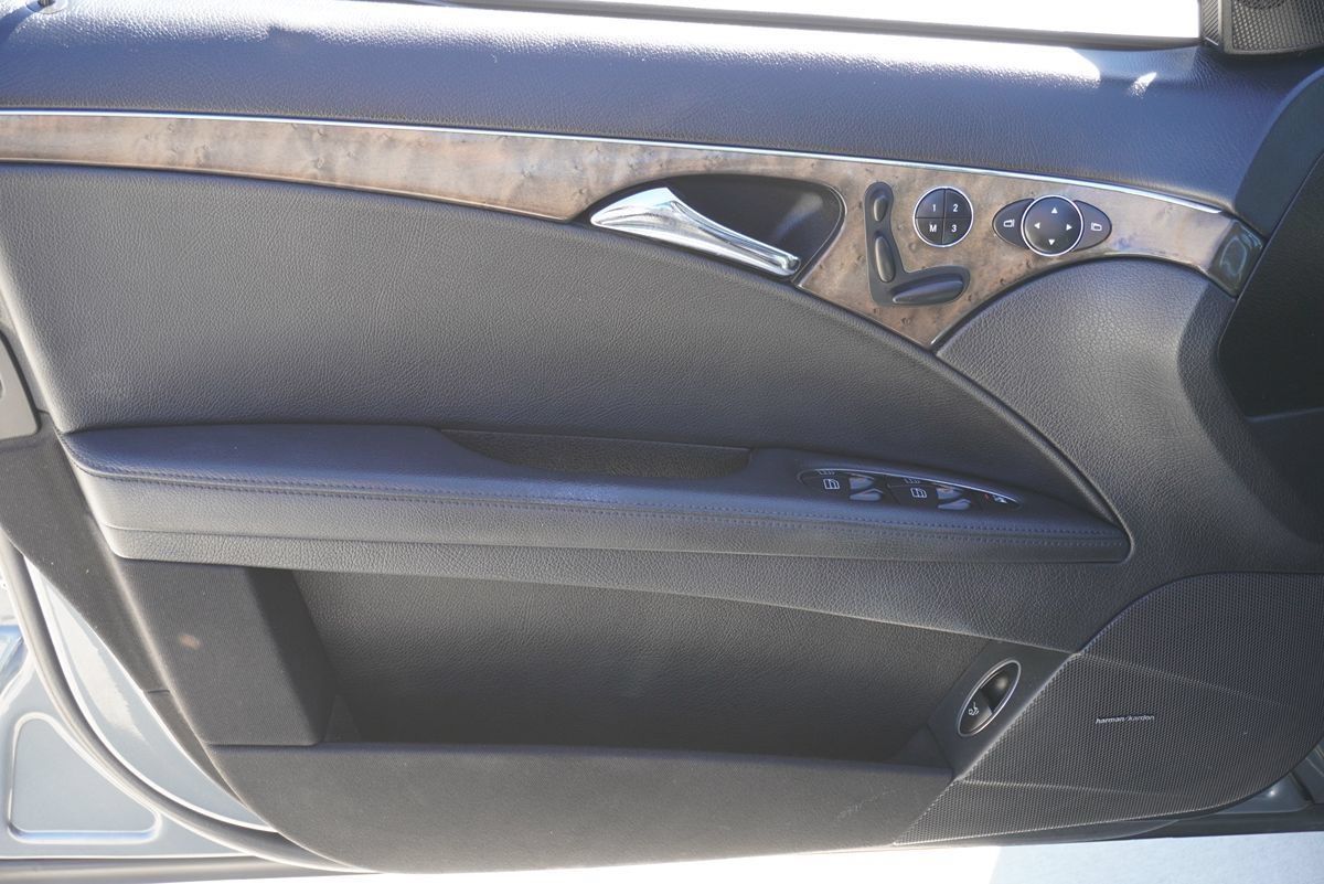 Used 2009 Mercedes-Benz E 350 Sedan image 23