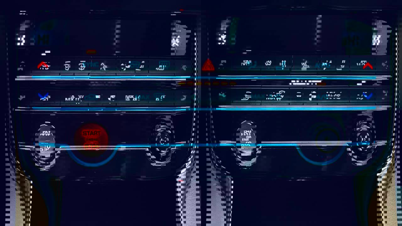 Used 2019 Jaguar XE Prestige image 40