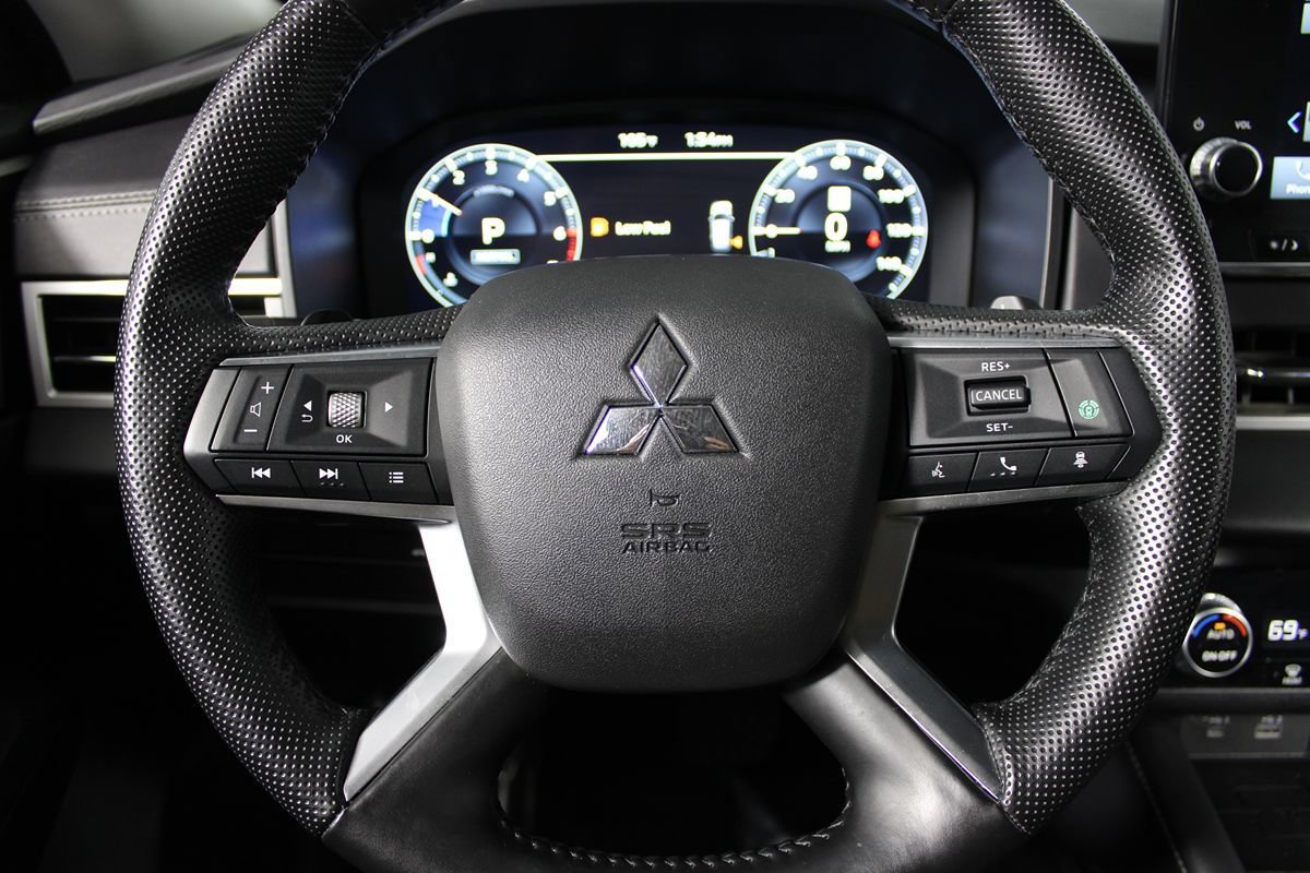 Used 2024 Mitsubishi Outlander SE Black Edition FWD image 21