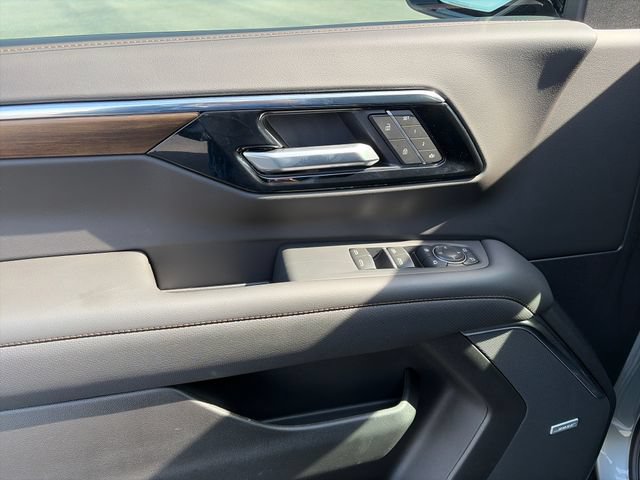 New 2026 Chevrolet Tahoe High Country AWD/4WD image 18