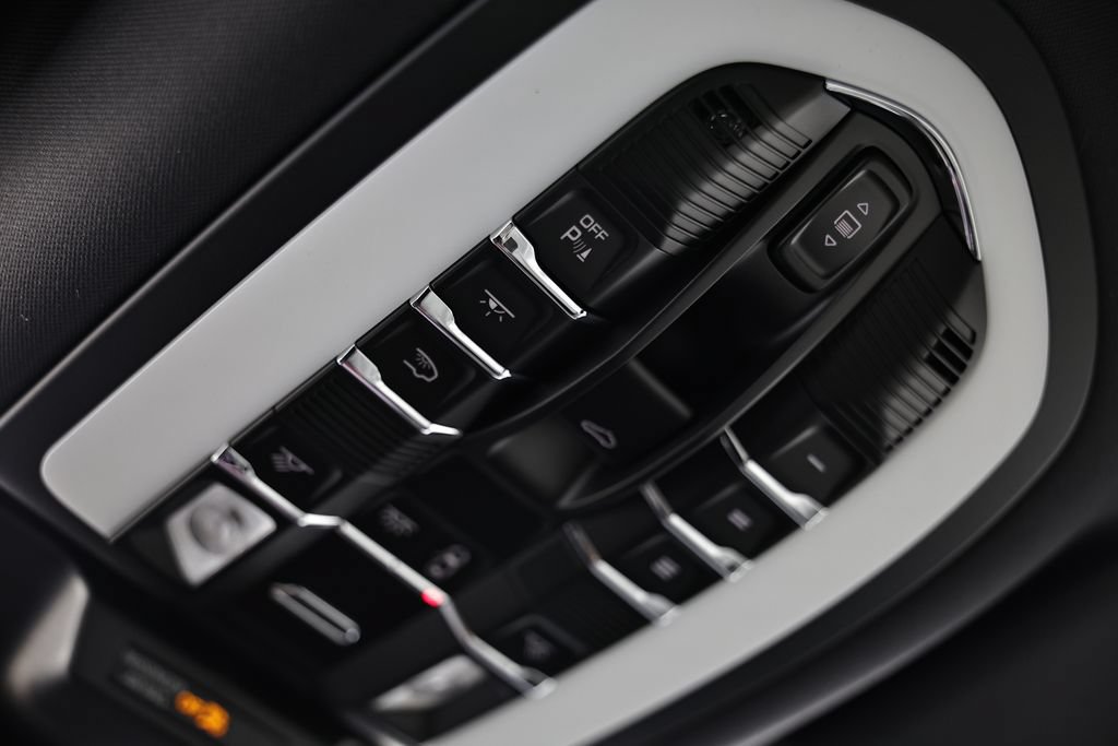 New 2026 Porsche Macan AWD/4WD image 43