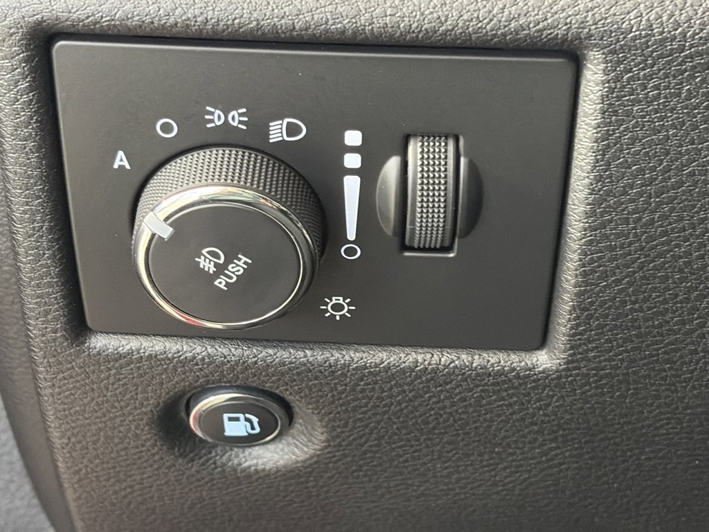 Used 2017 Jeep Grand Cherokee Trailhawk w/ Trailhawk Luxury Group image 24