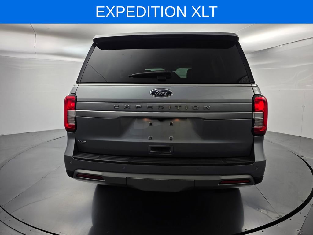 Used 2022 Ford Expedition XLT image 5