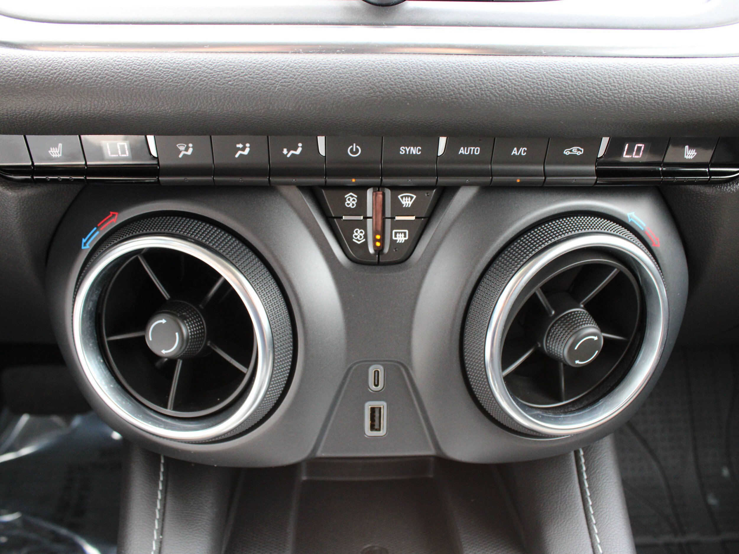 Used 2024 Chevrolet Blazer LT w/ Convenience Package FWD image 23