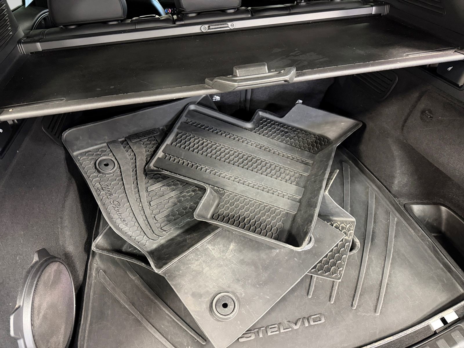 Used 2018 Alfa Romeo Stelvio Ti Sport image 30