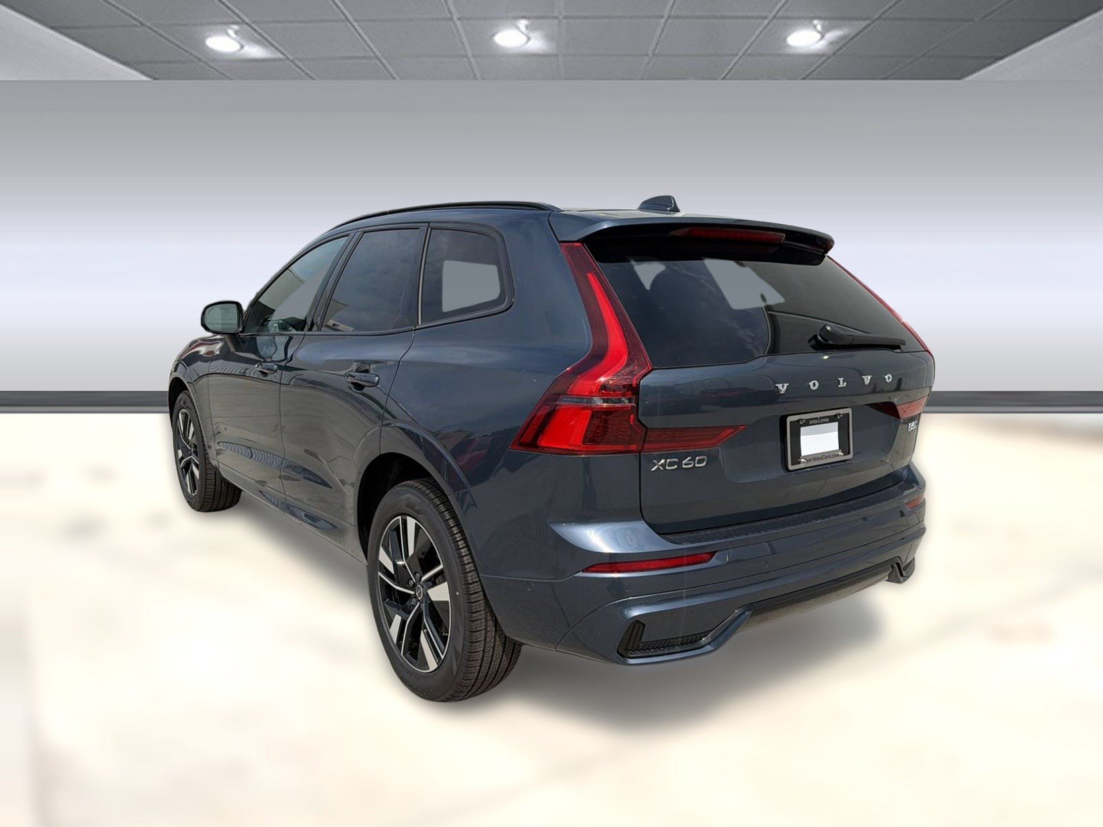 New 2026 Volvo XC60 B5 Plus w/ Climate Package AWD/4WD image 3
