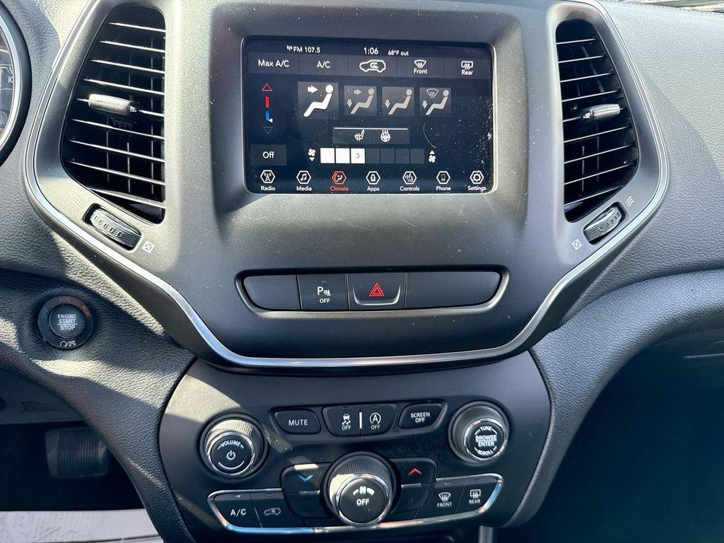 Used 2020 Jeep Cherokee Latitude Plus w/ Cold Weather Group image 19