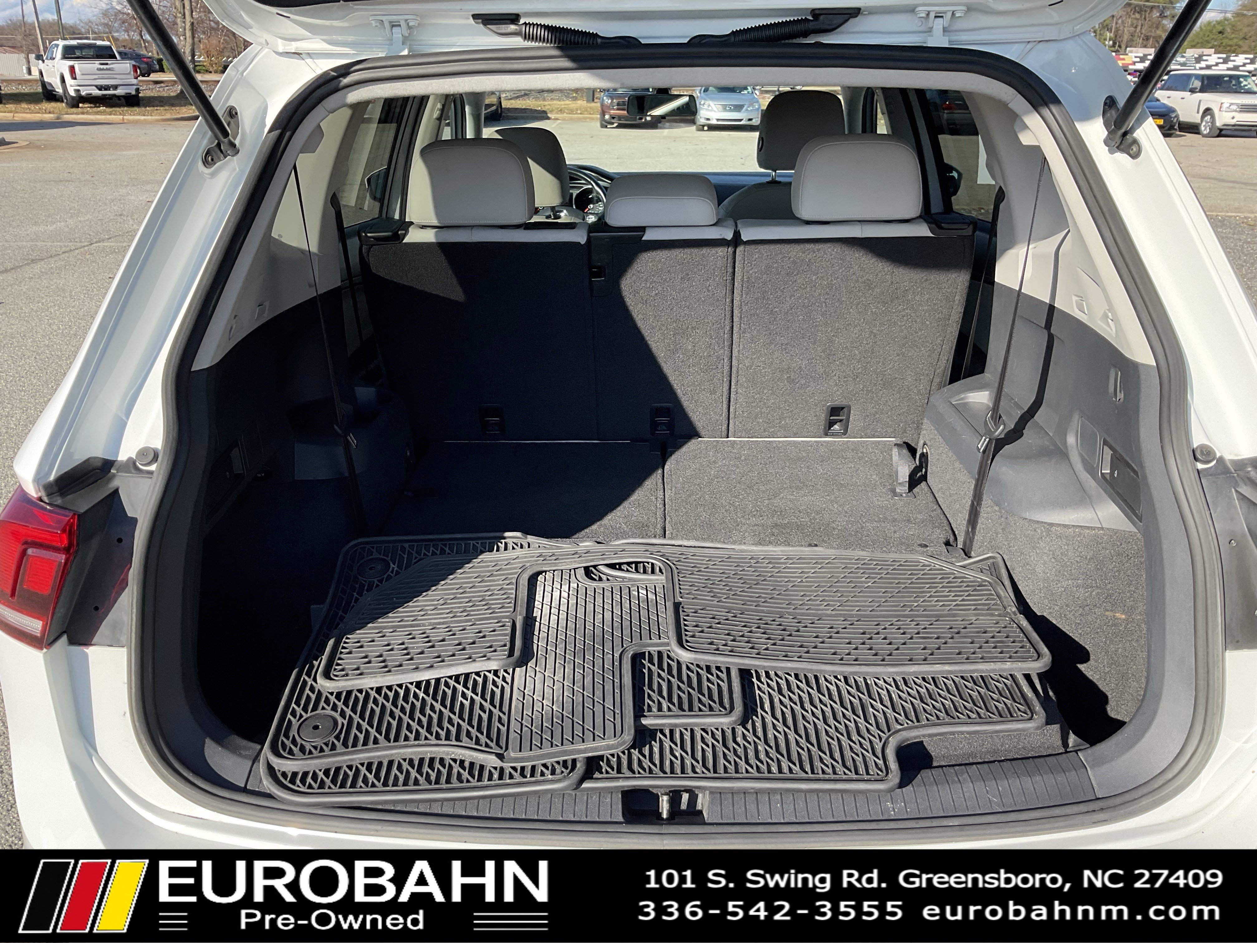 Used 2018 Volkswagen Tiguan SE image 38