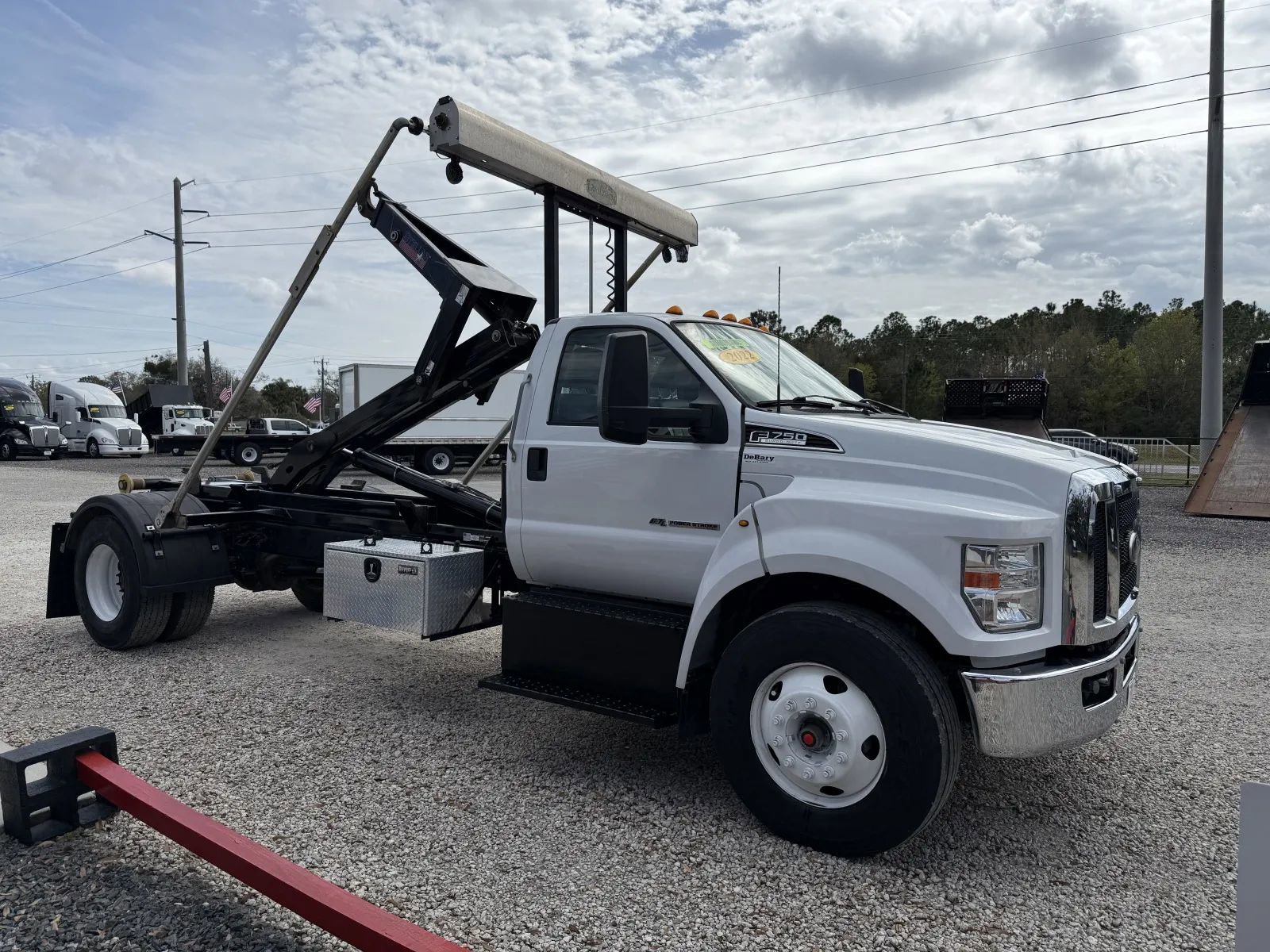 Used 2022 Ford F750 2WD Regular Cab Super Duty image 4