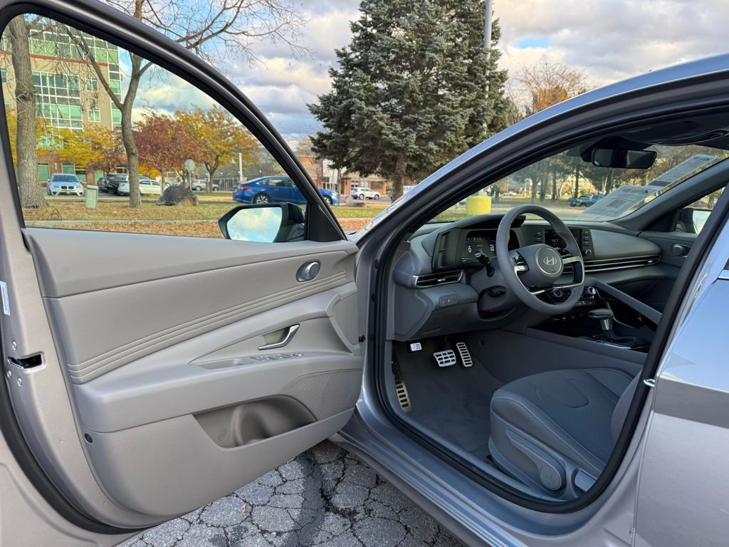 New 2026 Hyundai Elantra SEL Sport image 9