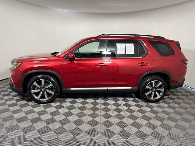Used 2025 Honda Pilot Elite image 3