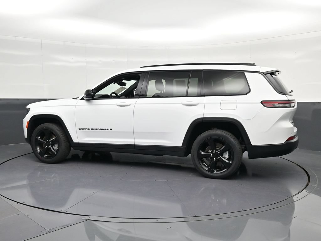 Used 2023 Jeep Grand Cherokee L Laredo AWD/4WD image 8