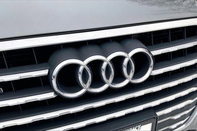 Used 2017 Audi Q7 3.0T Premium w/ Cold Weather Package image 5
