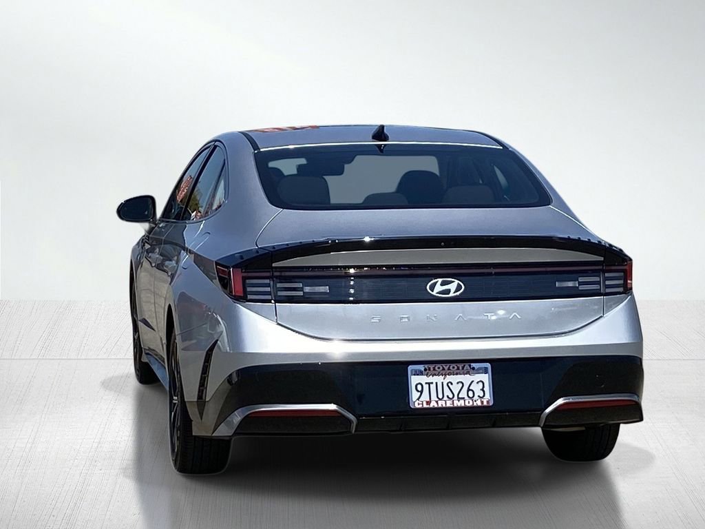 Used 2025 Hyundai Sonata SEL FWD image 6