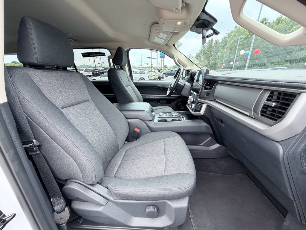 Used 2024 Ford Expedition XLT AWD/4WD image 25