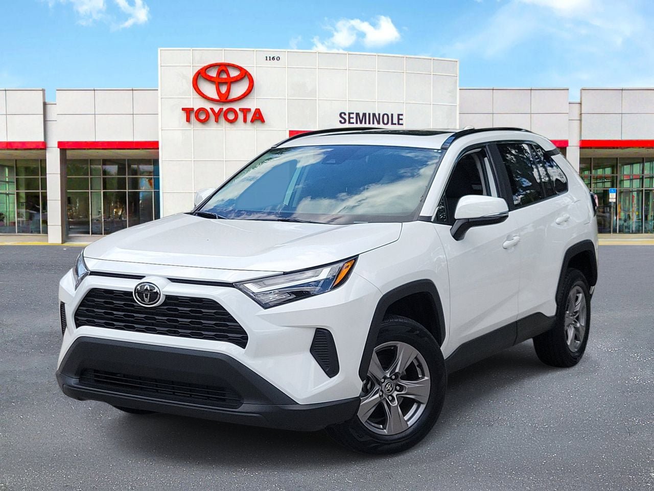 Used 2023 Toyota RAV4 XLE w/ Convenience Package FWD image 1