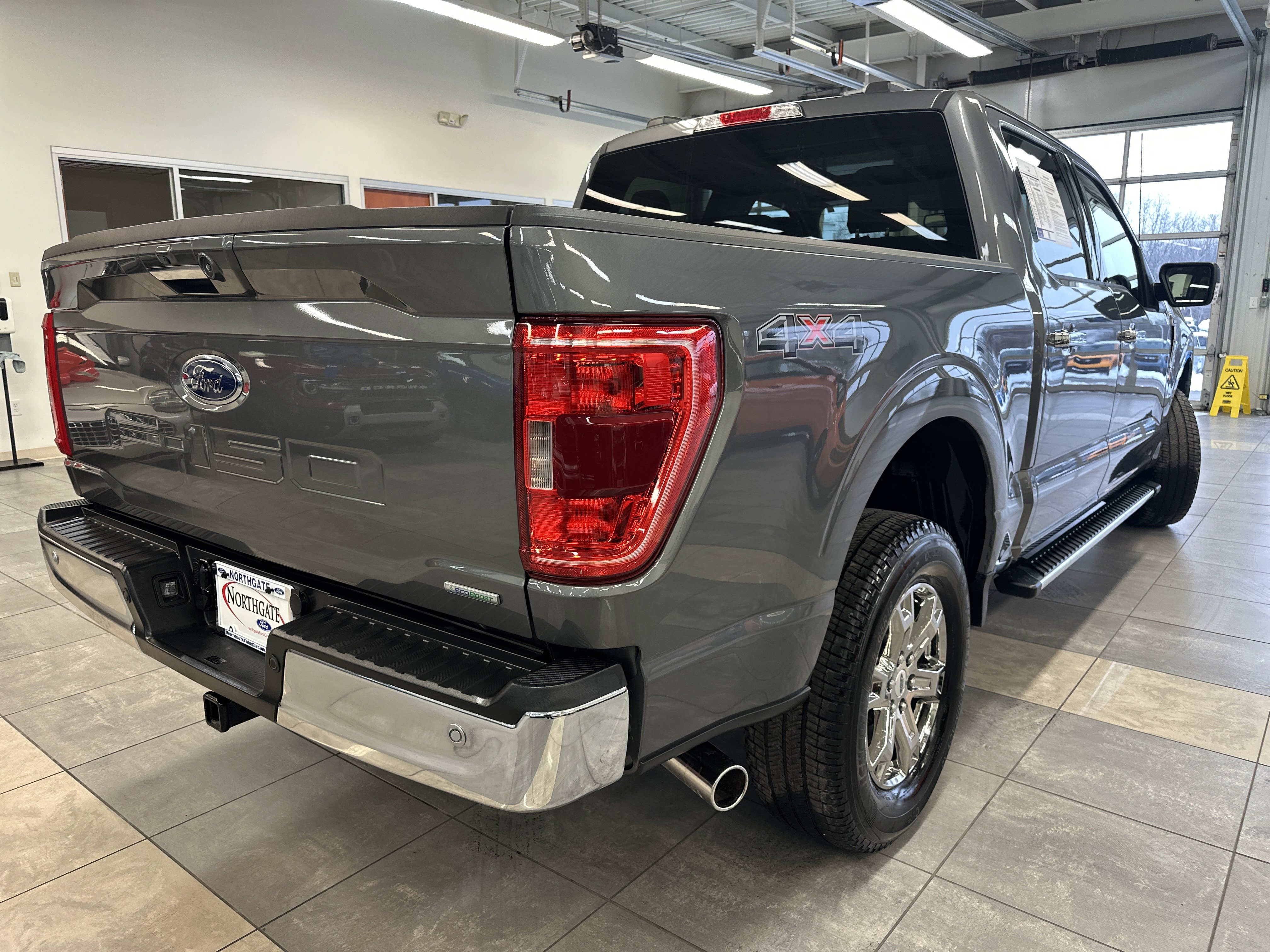 Used 2022 Ford F150 XLT w/ Equipment Group 302A High image 15