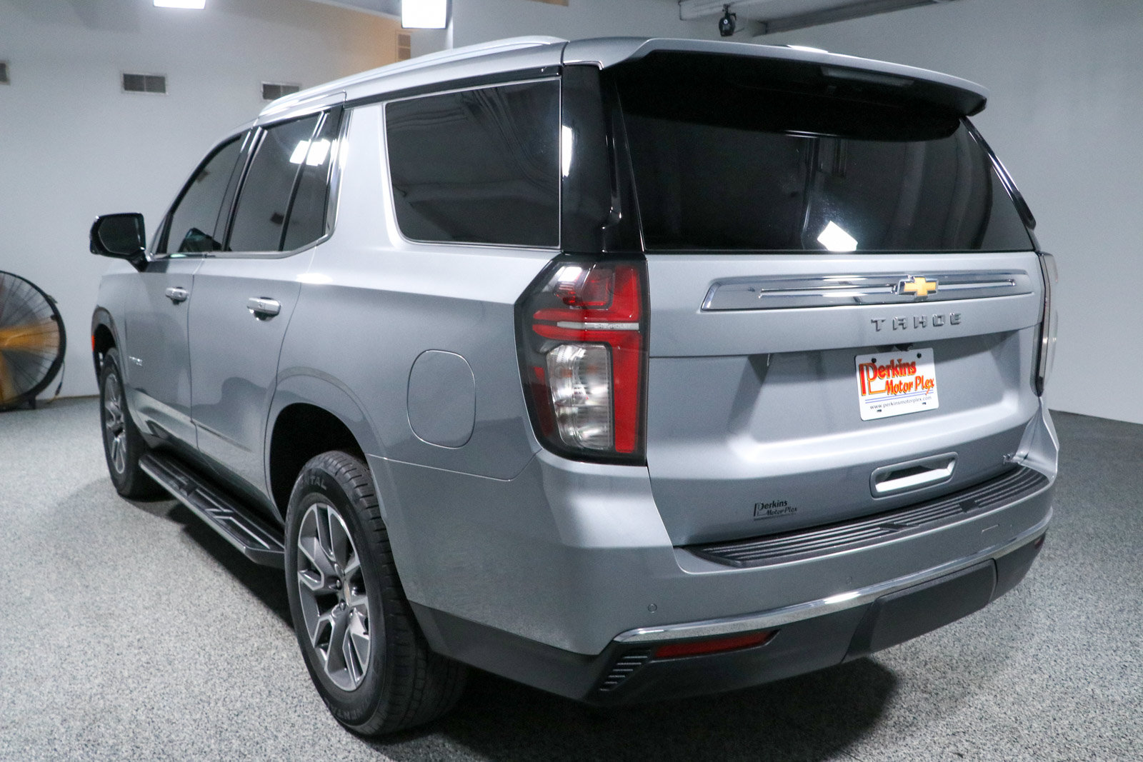 Used 2024 Chevrolet Tahoe LT w/ LT Signature Package RWD image 9