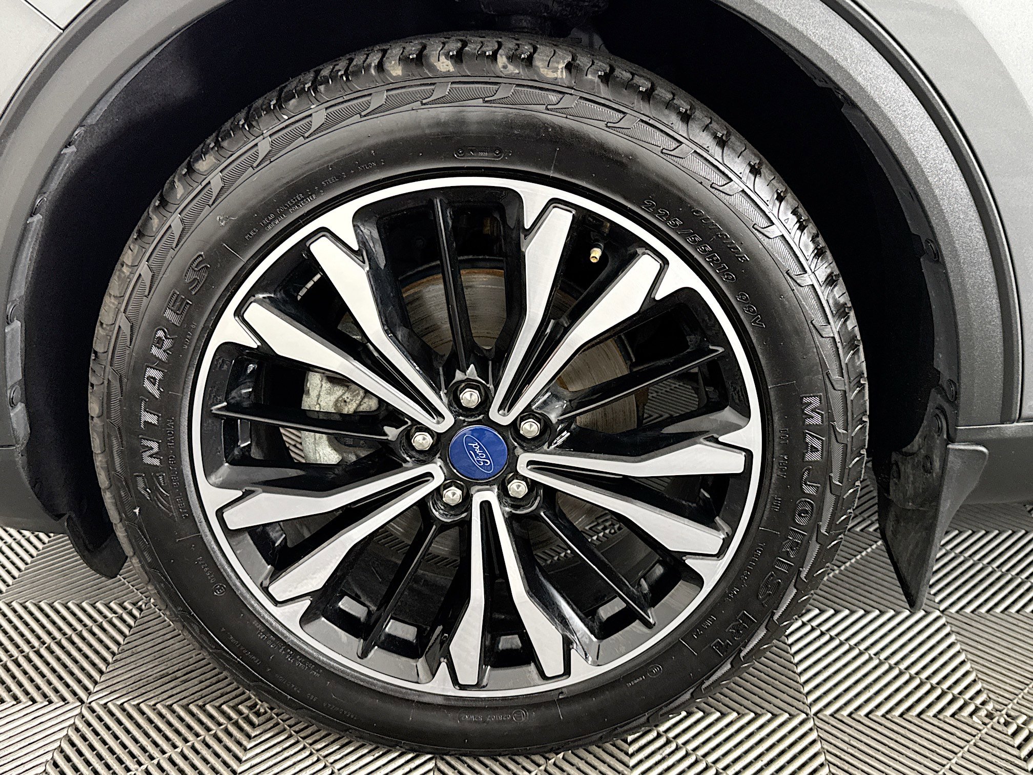 Used 2022 Ford Escape SE w/ SE Sport Appearance Package image 37