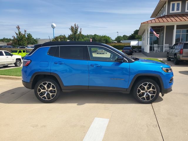 Used 2025 Jeep Compass Limited AWD/4WD image 9