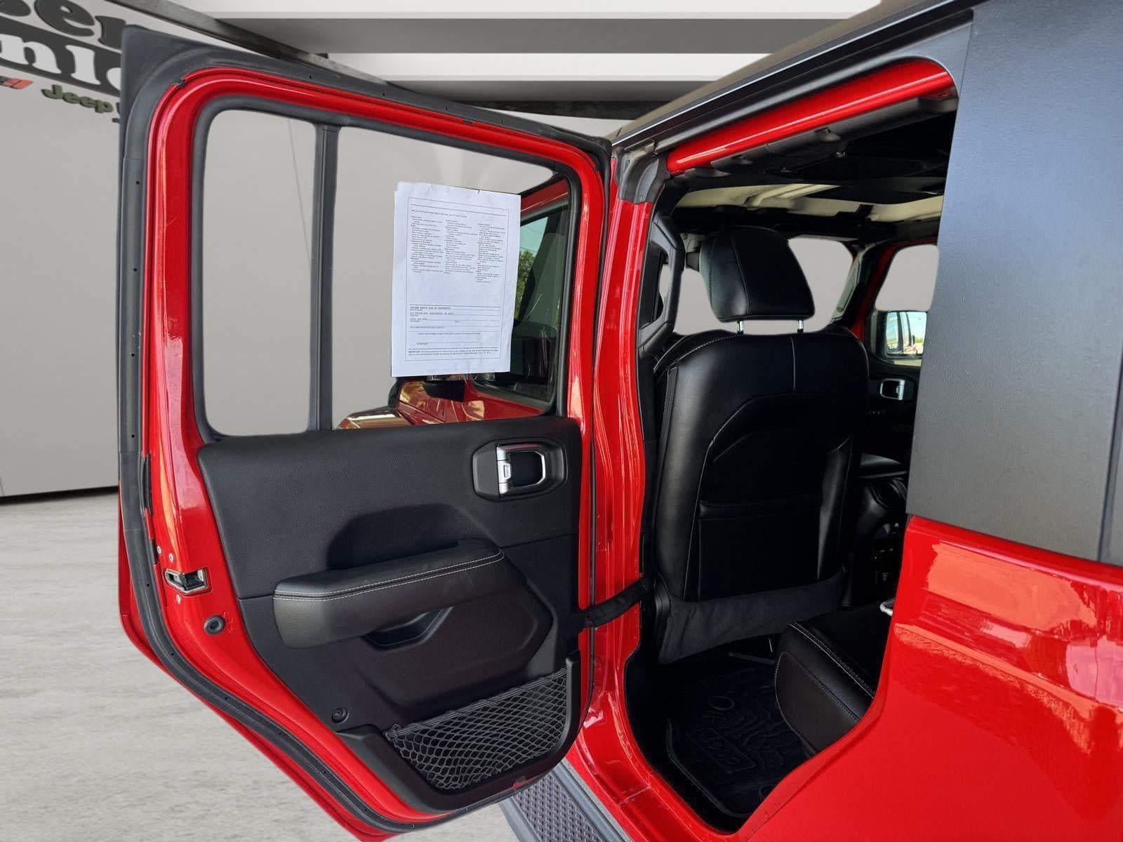 Used 2020 Jeep Gladiator Overland AWD/4WD image 7