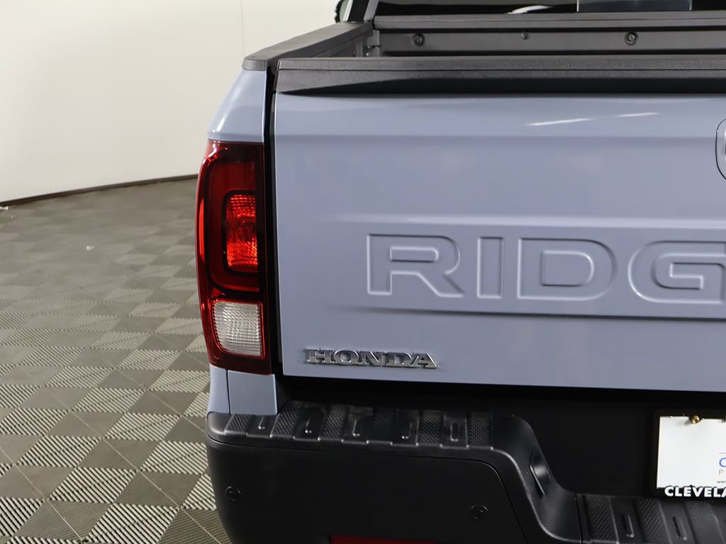 Certified 2025 Honda Ridgeline Black Edition image 18