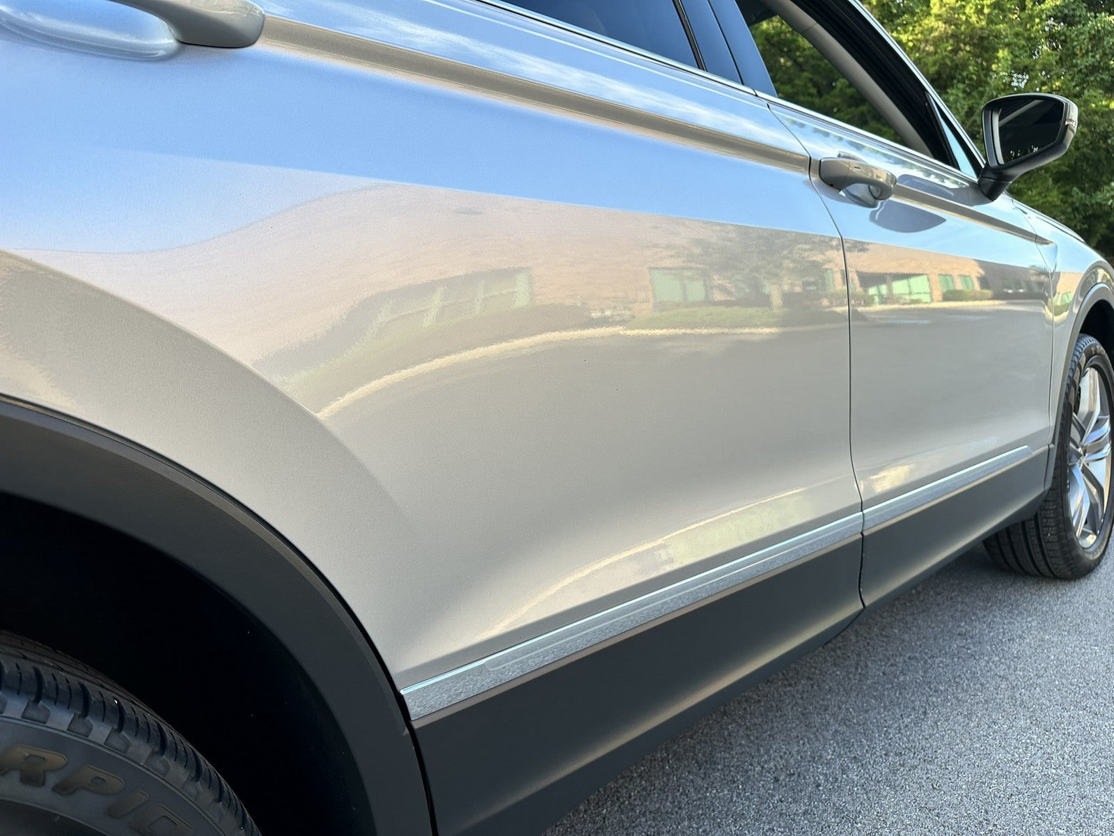 Used 2020 Volkswagen Tiguan SEL AWD/4WD image 58